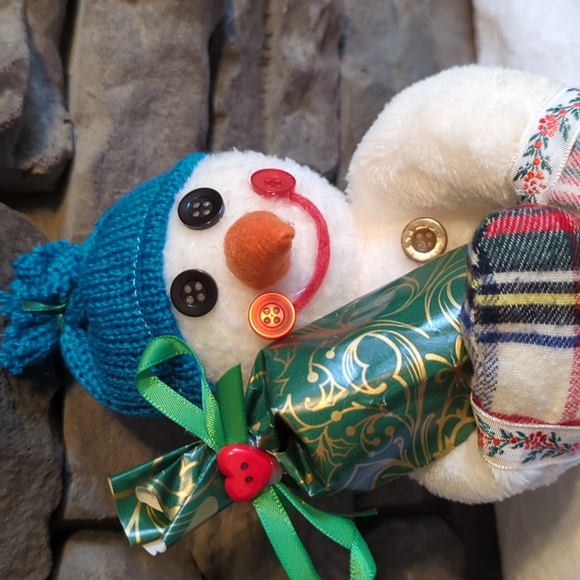 Hand Crafted Snowman Decoration *Makes a great gift for the holidays!* - Picture 3 of 5